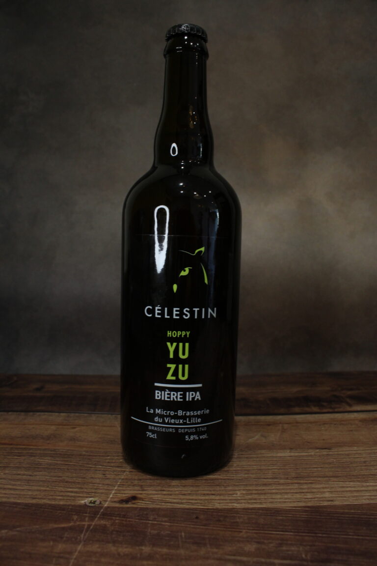 Photo de face d'une bouteille de Hoppy Yuzu, par la brasserie Célestin