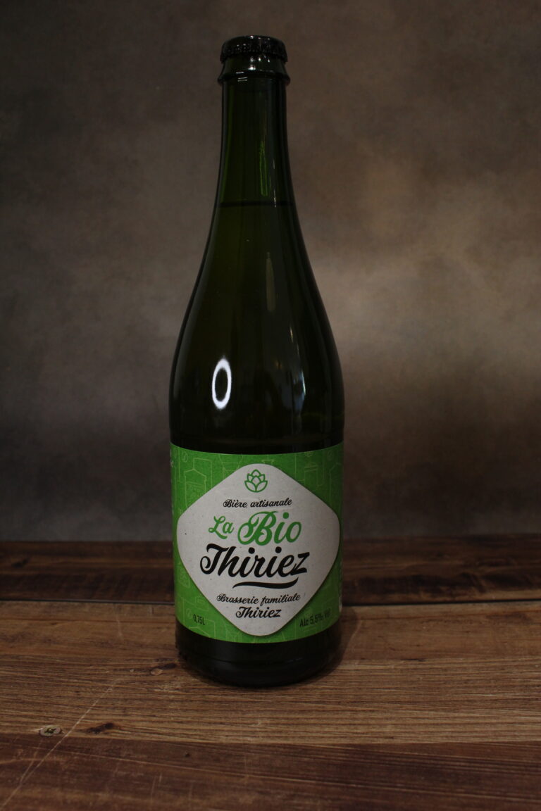 Photo de face d'une bouteille de bière bio de la brasserie Thiriez