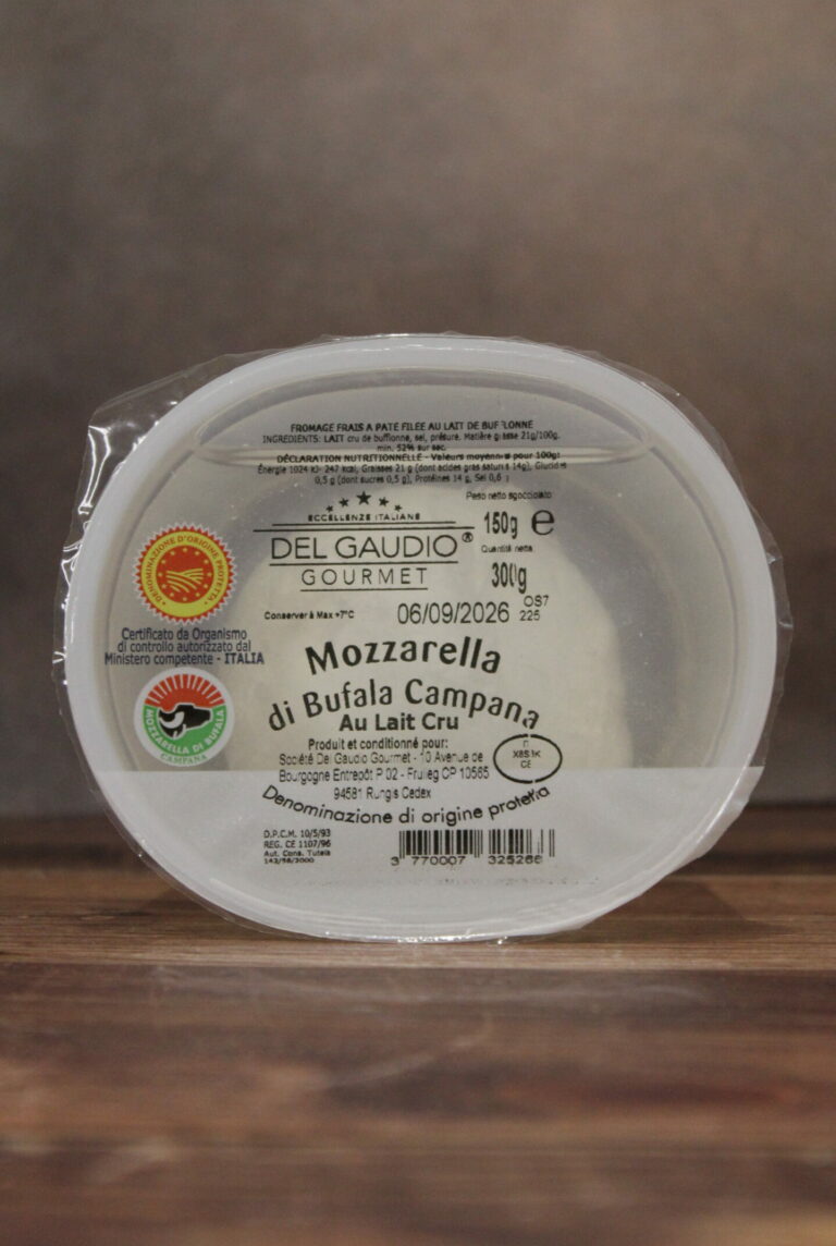 Photo de face d'un pot de mozzarella di bufala campana aop